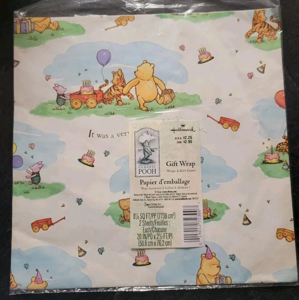 NEW Vintage Hallmark Classic Pooh It Was A Happy Day Gift Wrapping Paper USA
